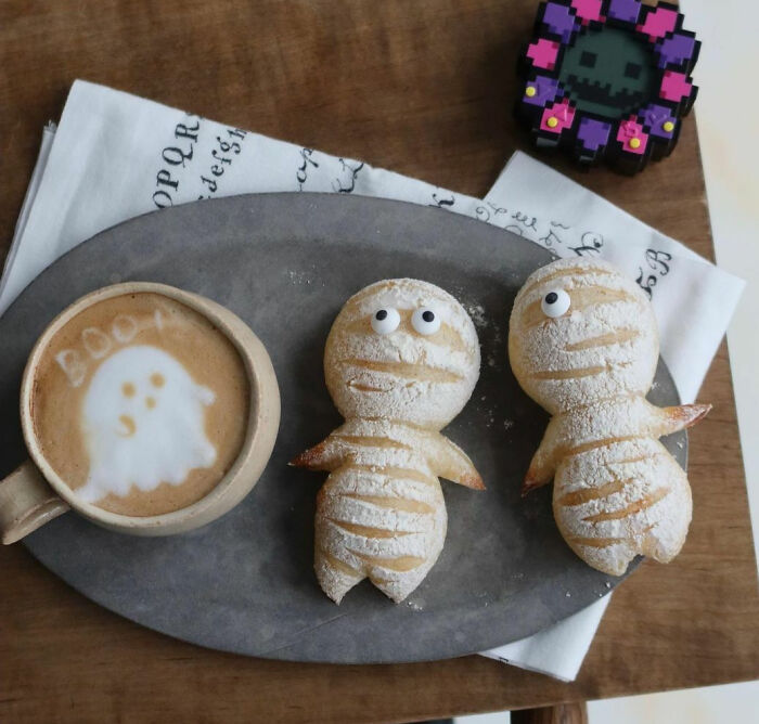 Mummy-Shaped Buns For Breakfast