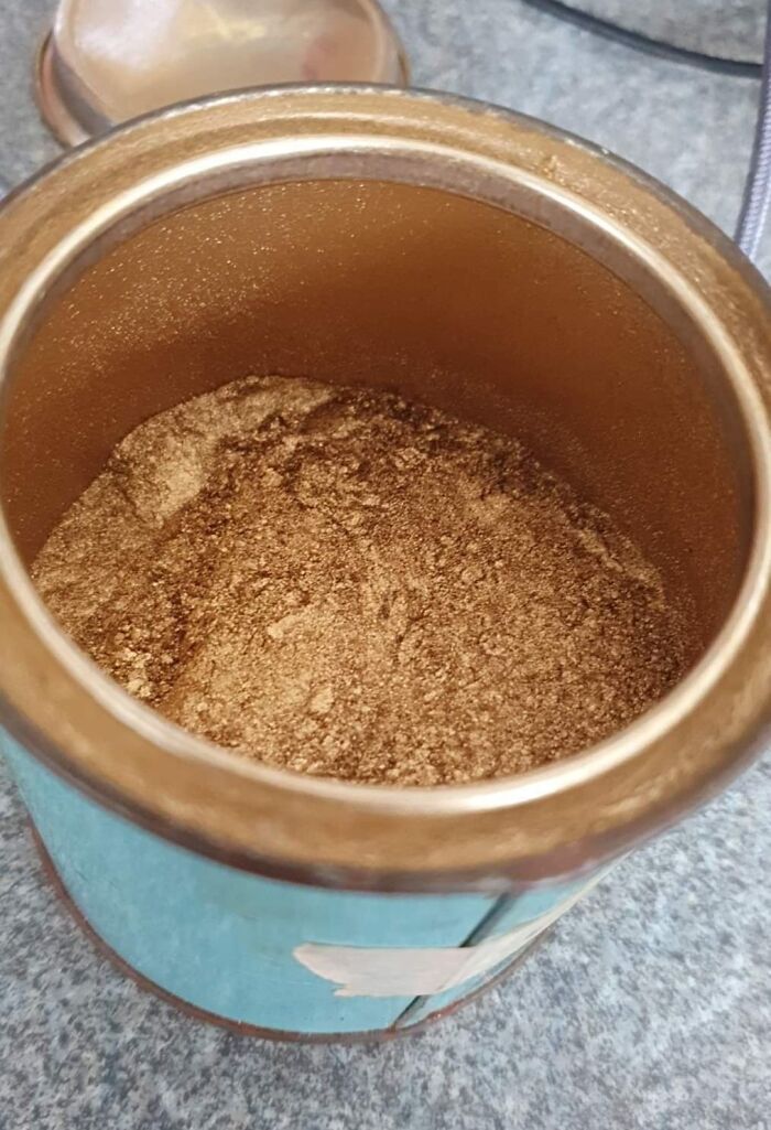 Clearing Out My Recently-Deceased Grandfather's Attic And Found Just Over 200 Grams Of Gold Powder