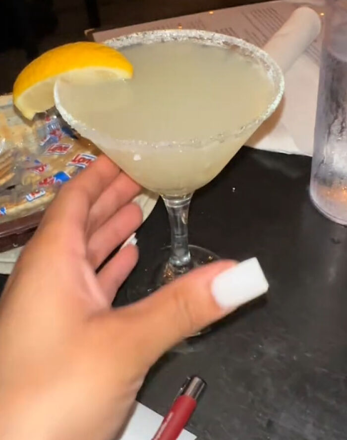 Internet Sides With A Man Who Sneaked Out On A Date Who Ate 48 Oysters As An Appetizer Internet Sides With A Man Who Sneaked Out On A Date Who Ate 48 Oysters As An Appetizer