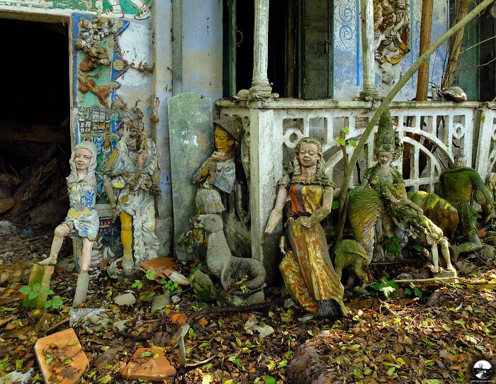 Creepy Sculptures In An Abandoned House In Italy