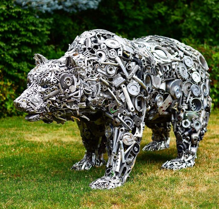 A sculpture of a bear