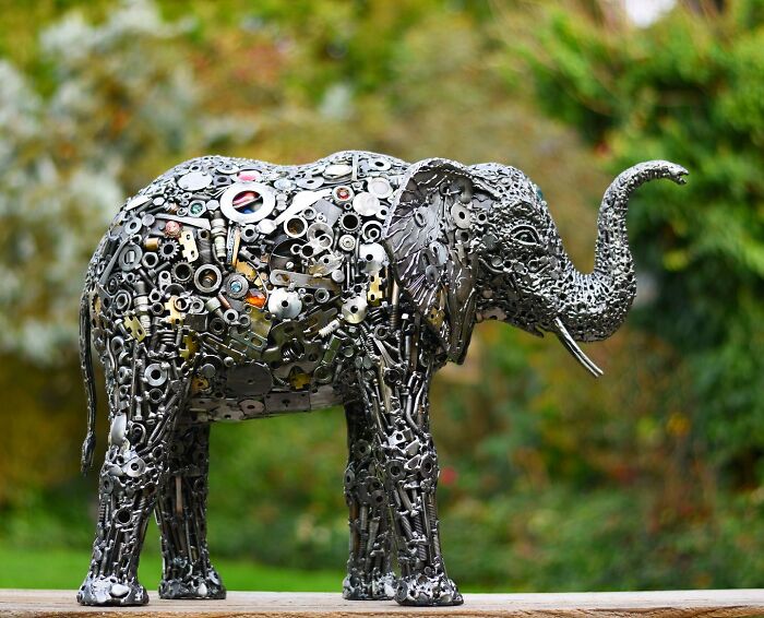 A sculpture of an elephant