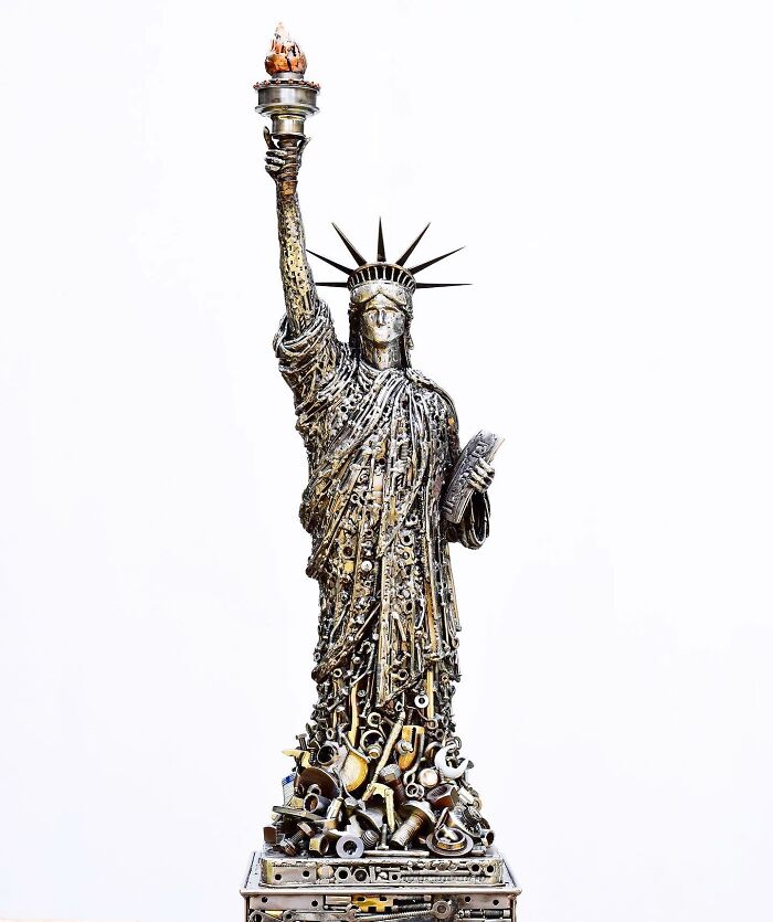 A sculpture of the Lady Liberty