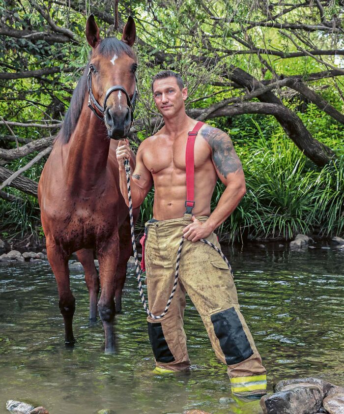 Australian-Firefighters-Charity-Animals-Calendar-2024