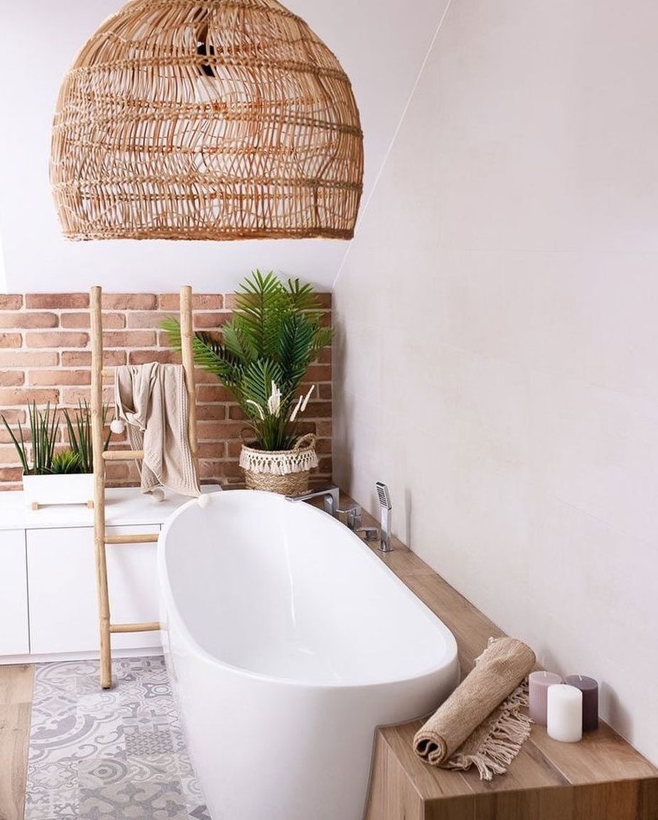 Bathroom with rattan lampshade Bathroom with rattan lampshade