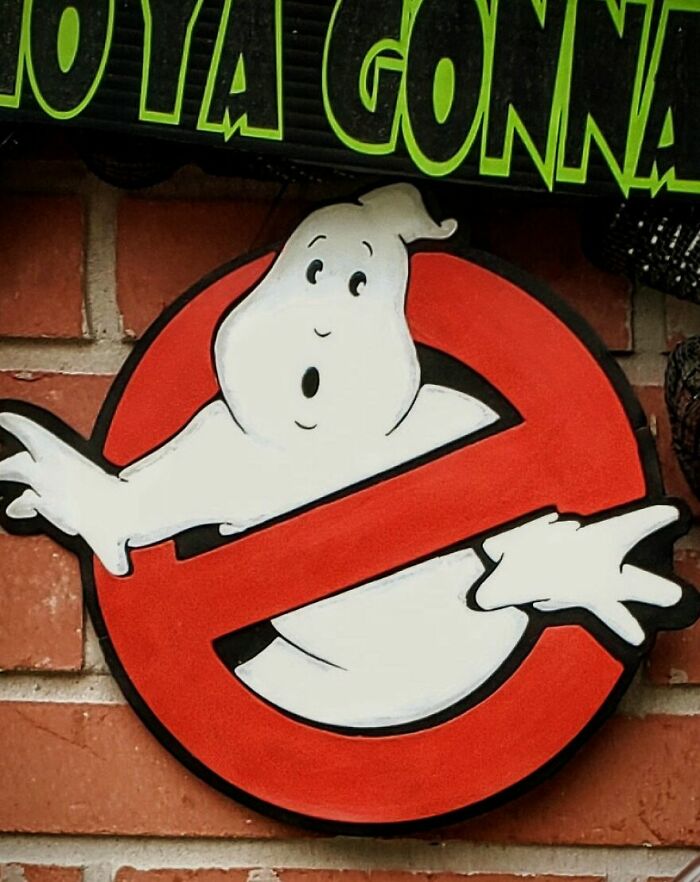 I Make Custom Wreaths For Any Holiday; Here Are The Beetlejuice And Ghostbusters Ones That I Made For Halloween I Make Custom Wreaths For Any Holiday; Here Are The Beetlejuice And Ghostbusters Ones That I Made For Halloween