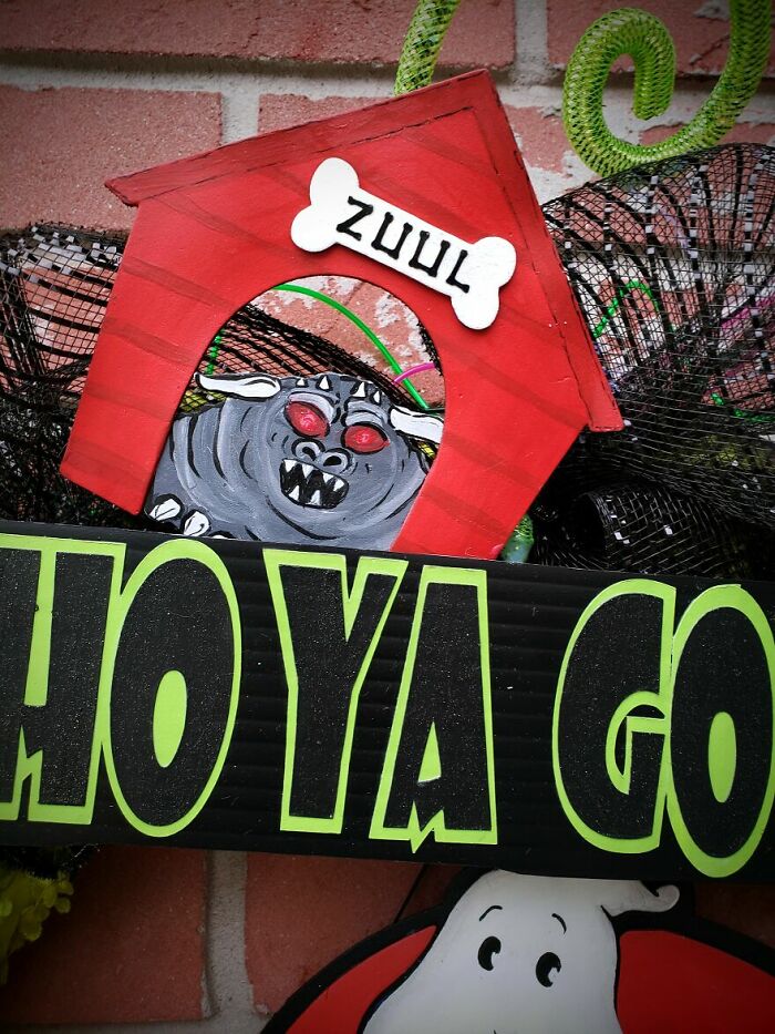 I Make Custom Wreaths For Any Holiday; Here Are The Beetlejuice And Ghostbusters Ones That I Made For Halloween I Make Custom Wreaths For Any Holiday; Here Are The Beetlejuice And Ghostbusters Ones That I Made For Halloween