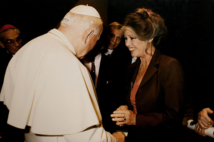 French Sex Symbol Brigitte Bardot Gets A New Docuseries, Makes Racist Controversies Resurface French Sex Symbol Brigitte Bardot Gets A New Docuseries, Makes Racist Controversies Resurface