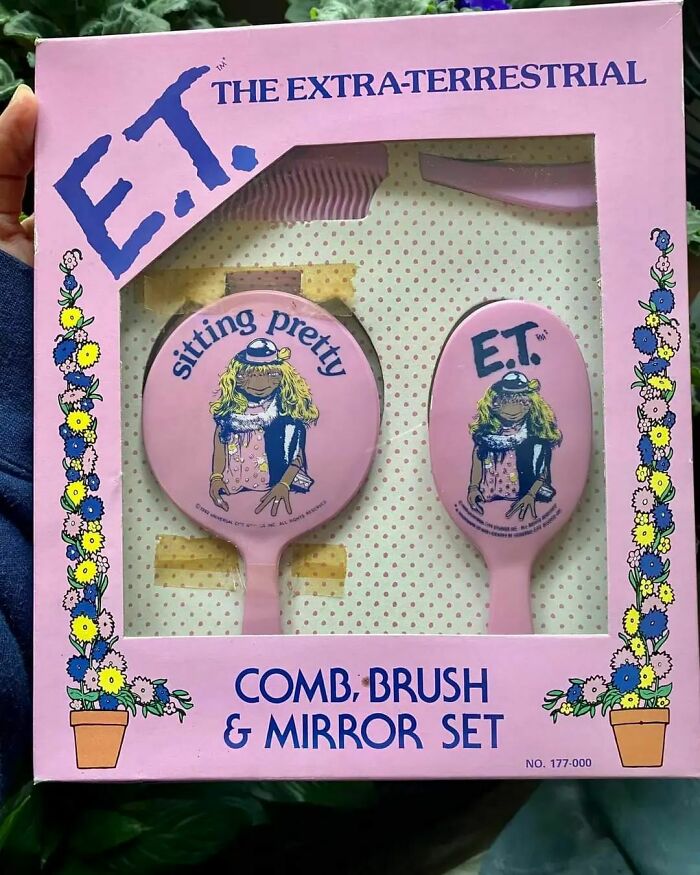 For My 80s Lovers.. Found This In A Random Box In My Mom’s Attic. E.t. Comb, Brush, & Set From 1982