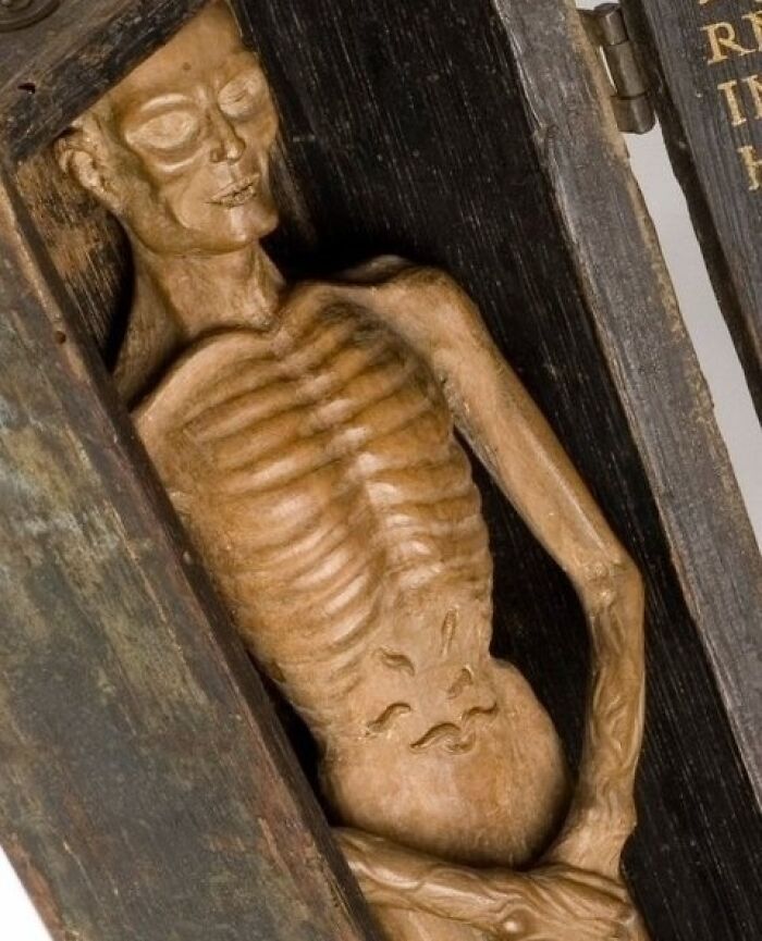 Miniature Coffin With Corpse, 1500s