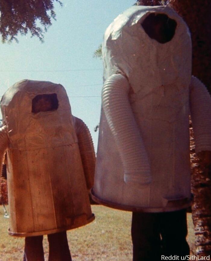 Disfraces de Halloween de bajo presupuesto en 1977. Se supone que éramos C3PO y R2D2