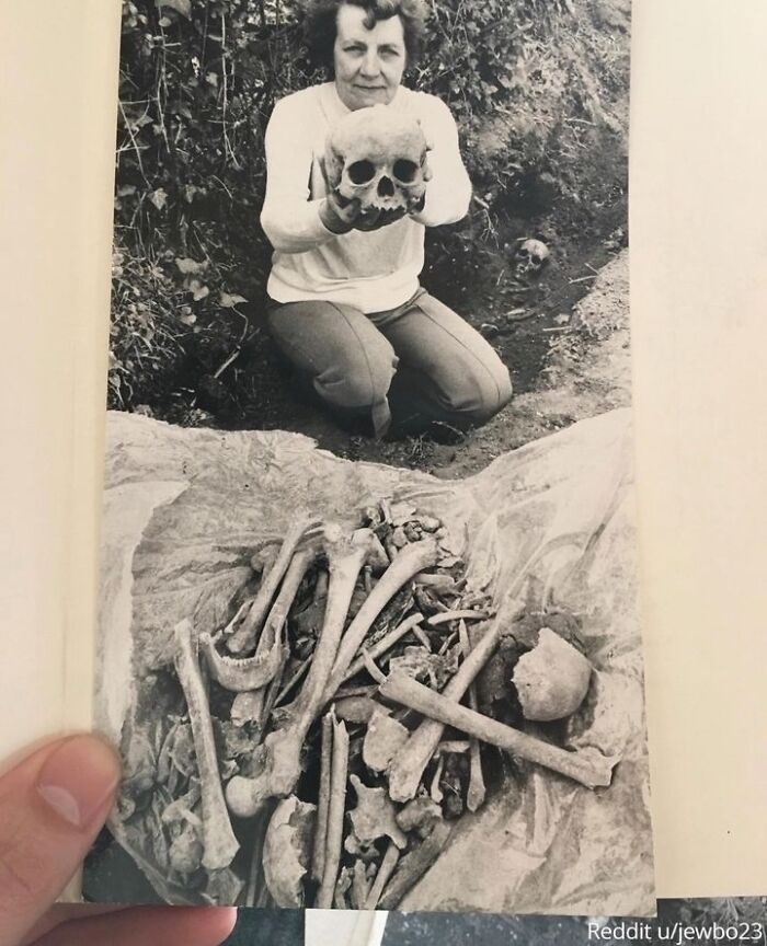 Mi abuela contándome que una vez encontró un montón de esqueletos en su jardín