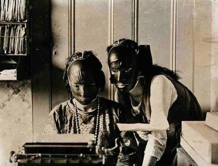 Rubber “Beauty Masks” Worn To Get Rid Of Wrinkles And Skin Imperfections, 1921