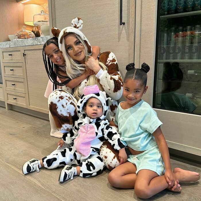 Khloé Kardashian And Kiddos As Cows