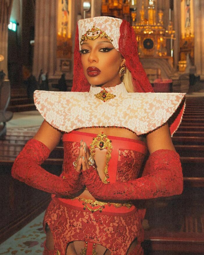 Victoria Monet As The Red Queen