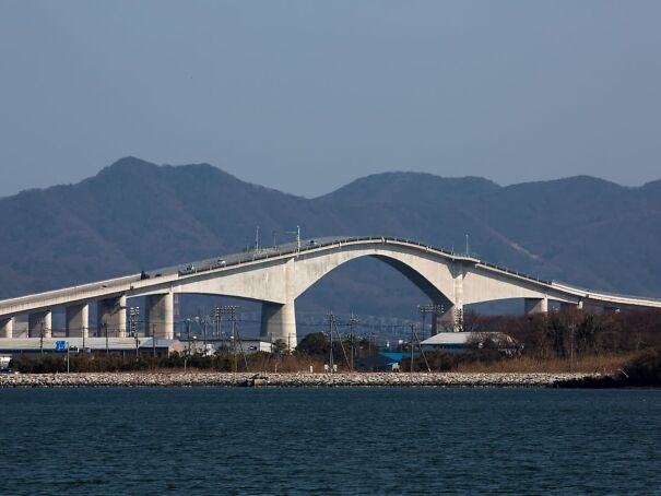 Eshima-Ohashi-Bridge-65341bd39ab11.jpg
