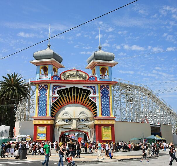 Luna_park_melboure-1-653fbb1796378.jpg