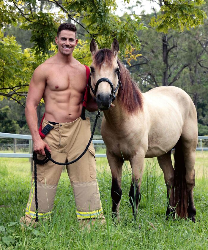 Australian-Firefighters-Charity-Animals-Calendar-2024
