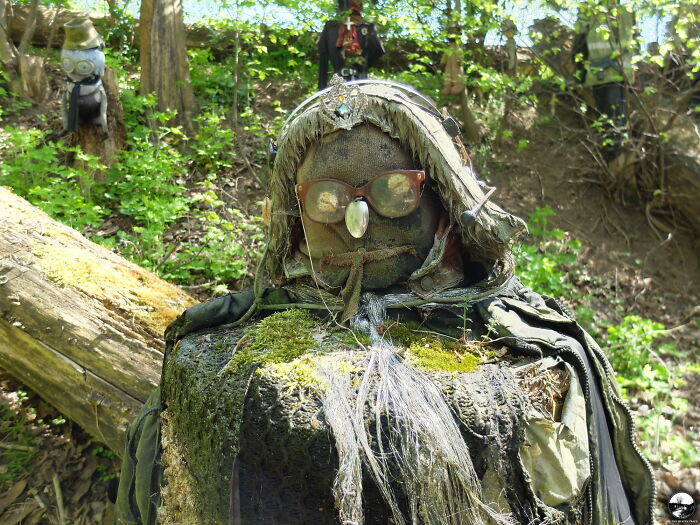 Czech Forest Outsider Crafts Sculptures For 20 Years (9 Pics)