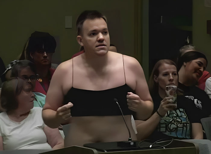 “These Are My Babies”: Dad Strips Down At School Board Meeting To Make A Point On Dress Code