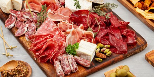 article-comment-presenter-un-plateau-de-charcuterie-evc2-652511e48e2b5.jpg