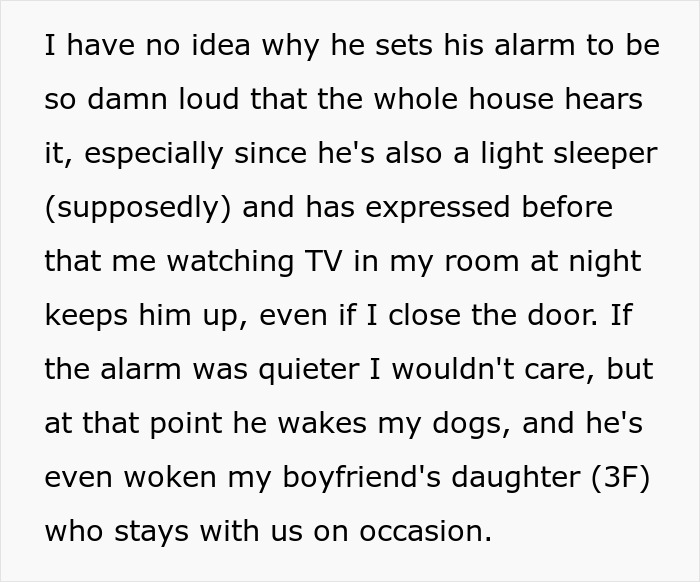 Woman Maliciously Gets Up And Starts Her Day After Roommate's First 5AM Alarm As Petty Revenge Woman Maliciously Gets Up And Starts Her Day After Roommate's First 5AM Alarm As Petty Revenge