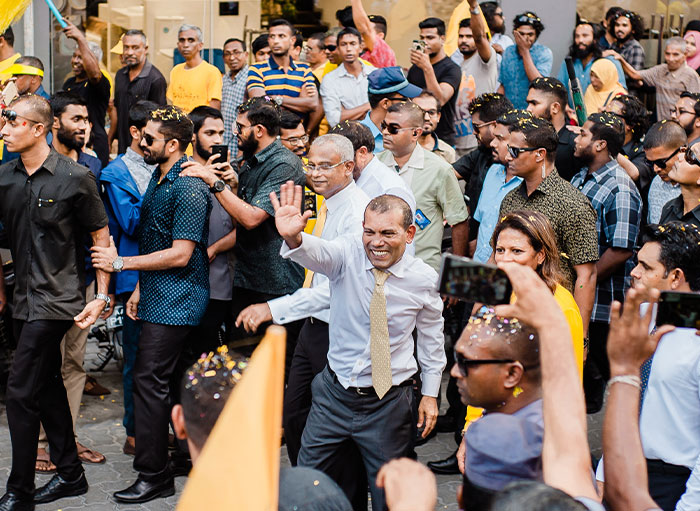 40 Of The Biggest ‘Lies’ Told In Human History That People No Longer Are Buying