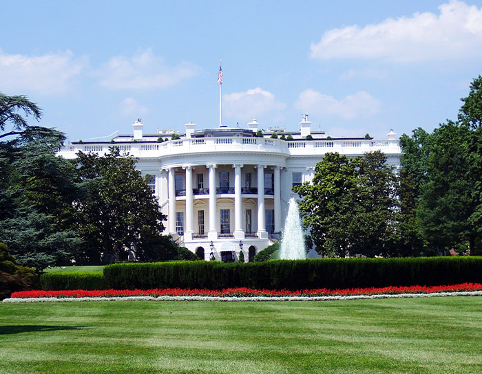 40 Of The Biggest ‘Lies’ Told In Human History That People No Longer Are Buying