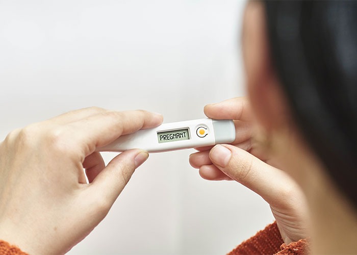 Guy Breaks Up With GF Of 3 Months Because She's Pregnant And He Doesn't Want To Be A Dad Guy Breaks Up With GF Of 3 Months Because She's Pregnant And He Doesn't Want To Be A Dad