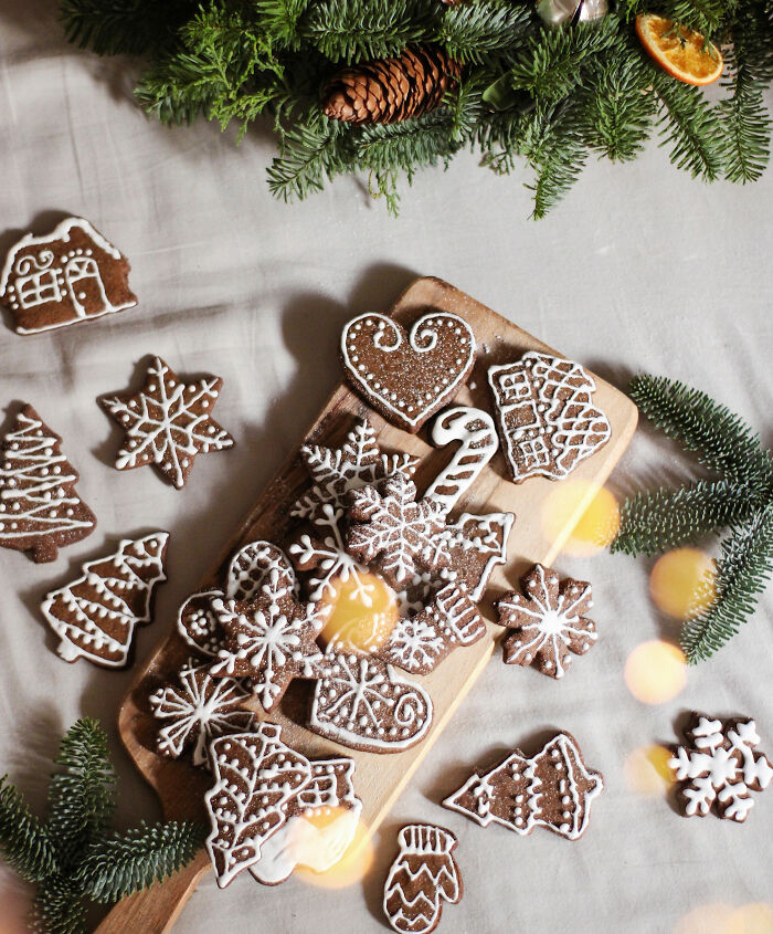 Gingerbread cookies on cutting board