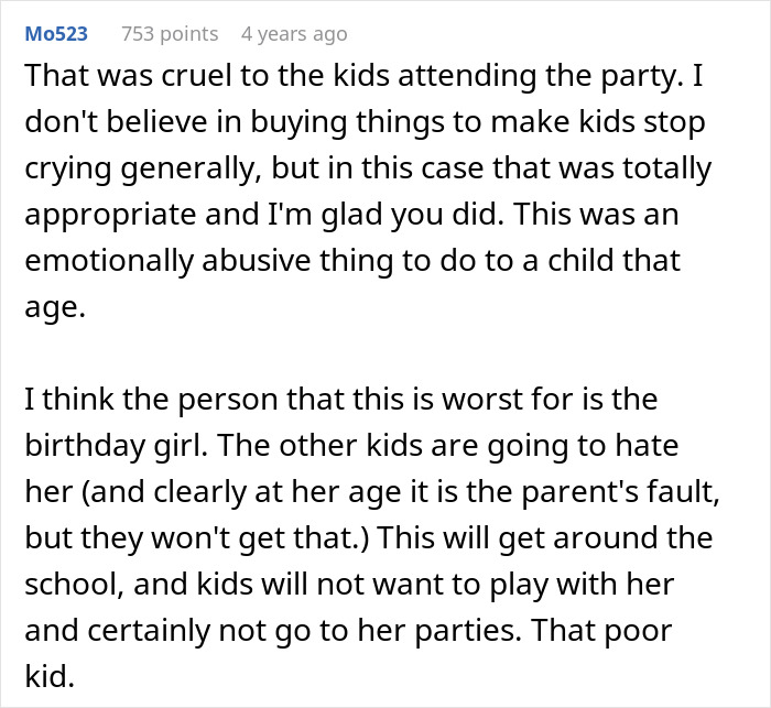 Mom Confronts ‘Karen’ After She Forces 6 Y.O.’s B-Day Party Guests To Give Up Their Build-A-Bears Mom Confronts ‘Karen’ After She Forces 6 Y.O.’s B-Day Party Guests To Give Up Their Build-A-Bears