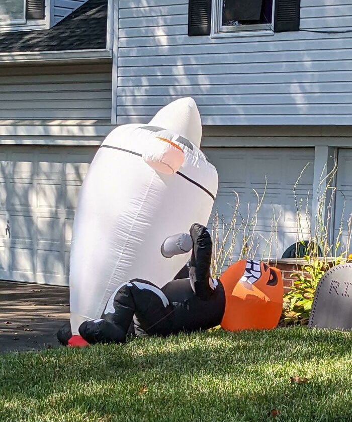 My Neighbor's Halloween Decoration Took A Surprising Turn After Gust Of Wind