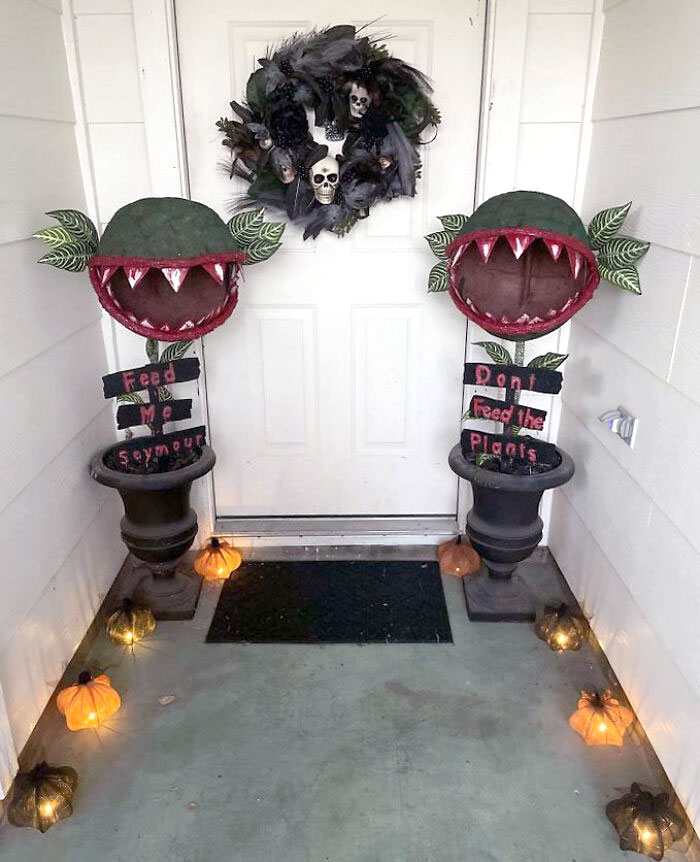 Wreath And Plants DIY Halloween Porch Decorations