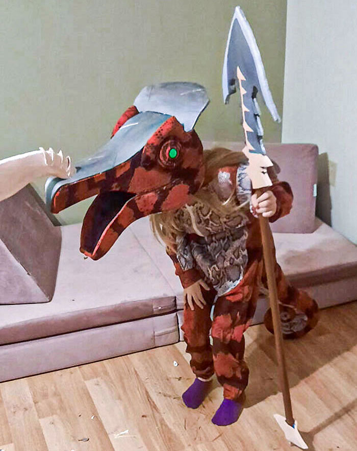 My Daughter Wanted To Be A Lizalfos For Halloween. I Spent Every Free Moment I Had In October Making Her Costume