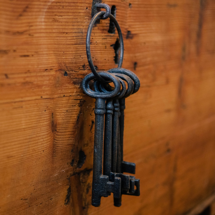 A bunch of keys hanging 