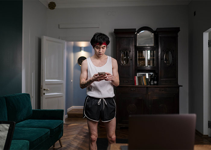 Guy Ghosts Girlfriend For 3 Years, Reappears Like Nothing Happened Once She Has A House Guy Ghosts Girlfriend For 3 Years, Reappears Like Nothing Happened Once She Has A House