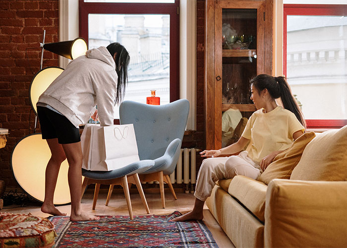 Guy Ghosts Girlfriend For 3 Years, Reappears Like Nothing Happened Once She Has A House Guy Ghosts Girlfriend For 3 Years, Reappears Like Nothing Happened Once She Has A House