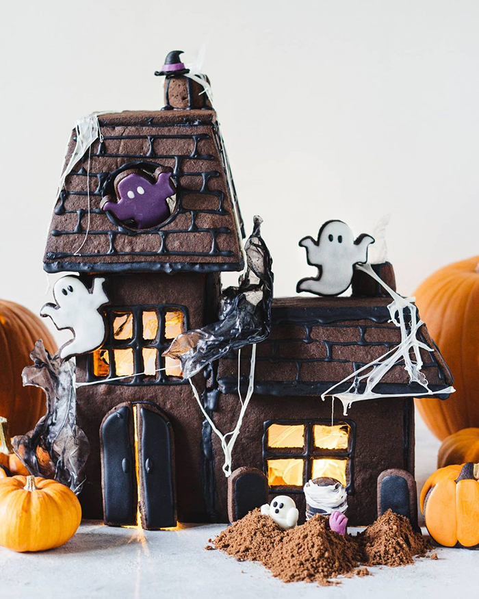 Halloween gingerbread house.