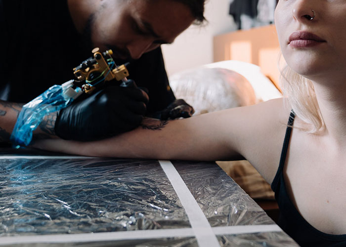 Man Breaks Up With GF After His Suspicions Of Her Copying His Dead Wife Can't Be Denied Anymore Man Breaks Up With GF After His Suspicions Of Her Copying His Dead Wife Can't Be Denied Anymore