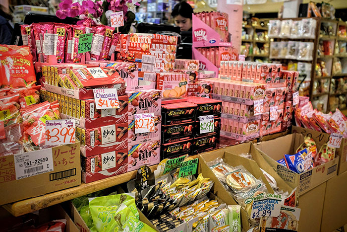 “You Are Giving Me So Much Anxiety”: Woman Loses It After Cashier Asks If She Could Pay With Card “You Are Giving Me So Much Anxiety”: Woman Loses It After Cashier Asks If She Could Pay With Card