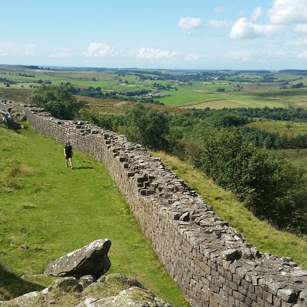 hadrians-wall-652e289d12584.jpg