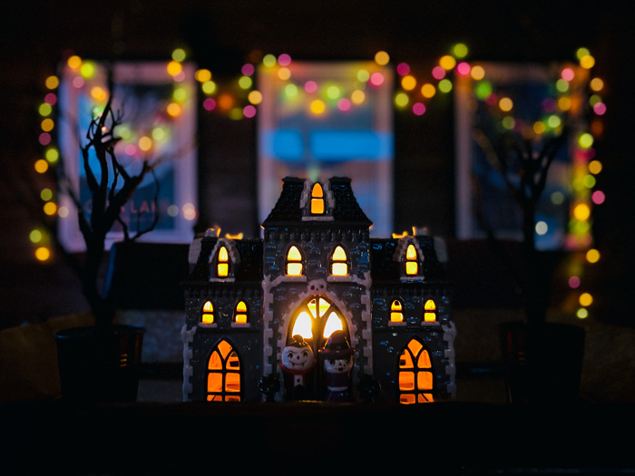 Small haunted house decoration