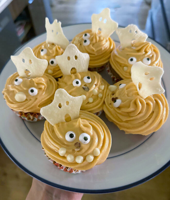 Spooky Cupcakes That I Made With My 3-Year-Old