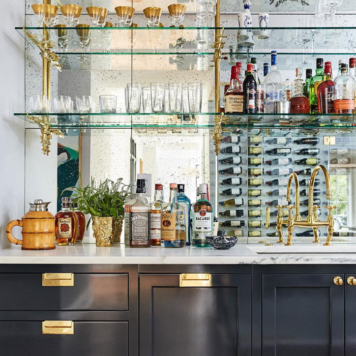 Mirrored backlash in a home bar 