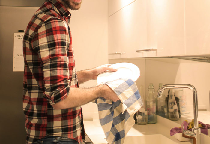 New Mom Regrets Refusing To Go Back To Work After Her Husband Divorces Her New Mom Regrets Refusing To Go Back To Work After Her Husband Divorces Her