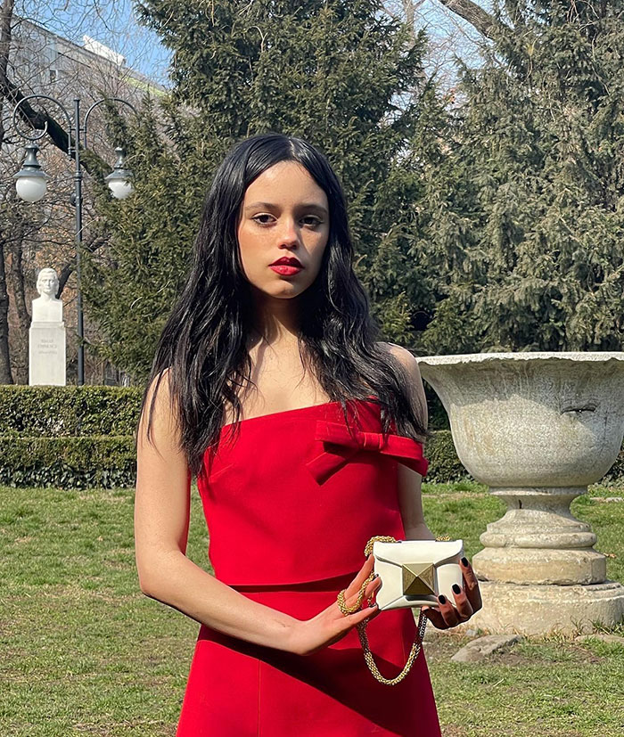 “I Feel Embarrassed Now”: People Lose It At Jenna Ortega Correctly Pronouncing Rihanna’s Name “I Feel Embarrassed Now”: People Lose It At Jenna Ortega Correctly Pronouncing Rihanna’s Name