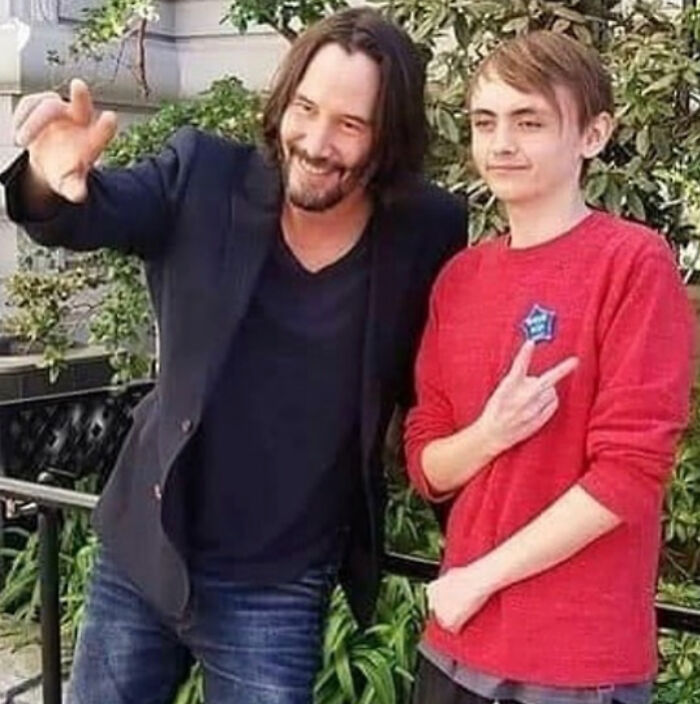 Keanu Reeves Once Again Proves That He’s A Good Guy By Agreeing To Play Catch With 9 Y.O. Fan