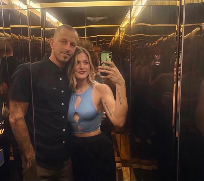 “This Is So 90s”: People Lose It As Kurt Cobain’s Daughter Marries Tony Hawk’s Son “This Is So 90s”: People Lose It As Kurt Cobain’s Daughter Marries Tony Hawk’s Son