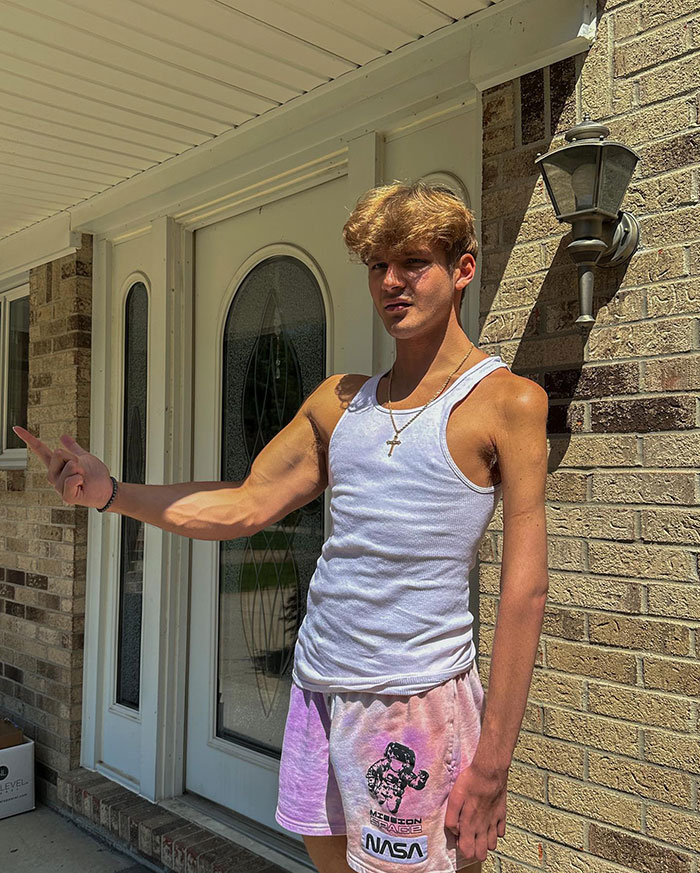 19-Year-Old Stuns People Online After Revealing Reason Why Right Arm Bigger Than His Left