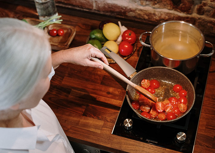 Couple Decides To No Longer Eat MIL's Food Because She's A Terrible Cook, She Gets Offended Couple Decides To No Longer Eat MIL's Food Because She's A Terrible Cook, She Gets Offended